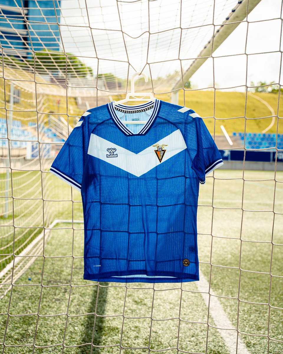 ‼️ 🆕 JA A LA VENDA LA NOVA PRIMERA EQUIPACIÓ

👕 Portar la samarreta és més que vestir una peça: és una manera de viure, de sentir i de compartir una passió.

🌟 Aquesta temporada, el CF Badalona estarà més present que mai.

📎 cfbadalonastore.com