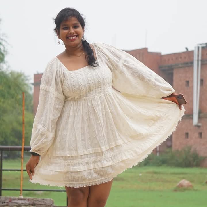 5000 साल तक बामनो ने इनको पानी नहीं पीने दिया ,
ठाकुरों ने खाट पर नहीं बैठने दिया और हरियाणा के यादव अब इसको जेएनयू में चैन से भौंकने नहीं दे रहे 🤣🤣

कैसे कैसे लोग हैं सुधर जाओ रे 🤣🤣
