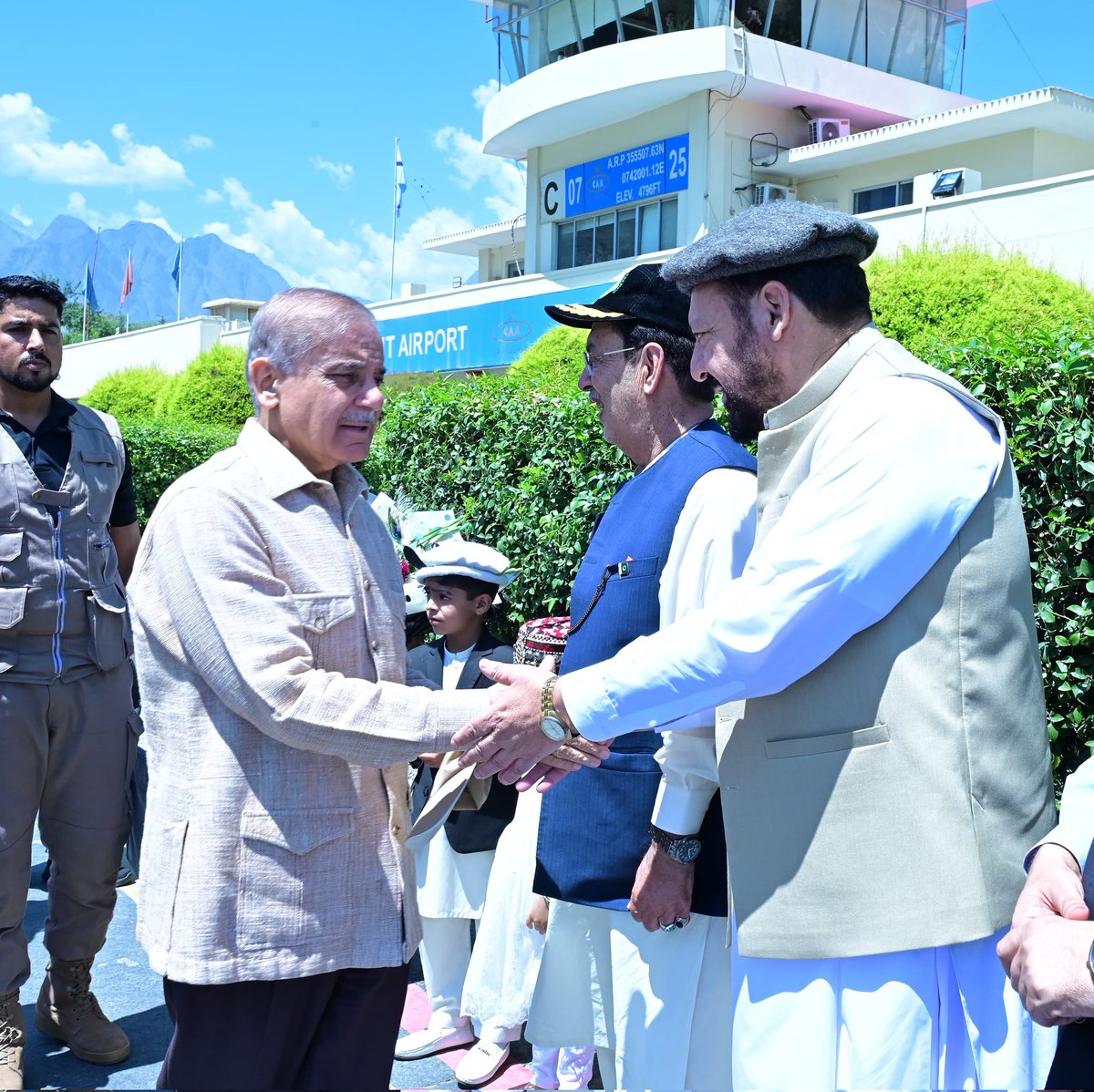 ChSardarAhmed (@chsapmln) on Twitter photo Chief Minister Gilgit Baltistan Gulbar Khan receiving Prime Minister Muhammad Shehbaz Sharif at Gilgit Airport. 4 August 2025.
<a href="/CMShehbaz/">Shehbaz Sharif</a> Chief Minister Gilgit Baltistan Gulbar Khan receiving Prime Minister Muhammad Shehbaz Sharif at Gilgit Airport. 4 August 2025.
<a href="/CMShehbaz/">Shehbaz Sharif</a>