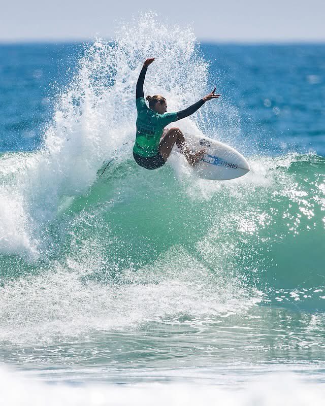Federación ESP Surfing® (@fesurfing_) on Twitter photo La surfista Annette Gonzalez consigue un increíble 3º puesto en su primera participación del <a href="/usopenofsurf/">US Open of Surfing</a>
Por su parte, Nadia Erostarbe firma un sólido 5º puesto, consolidando su posición en el ranking general rumbo al Championship Tour.
¡Enhorabuena a ambas!
📷 <a href="/wsl/">World Surf League</a> La surfista Annette Gonzalez consigue un increíble 3º puesto en su primera participación del <a href="/usopenofsurf/">US Open of Surfing</a>
Por su parte, Nadia Erostarbe firma un sólido 5º puesto, consolidando su posición en el ranking general rumbo al Championship Tour.
¡Enhorabuena a ambas!
📷 <a href="/wsl/">World Surf League</a>