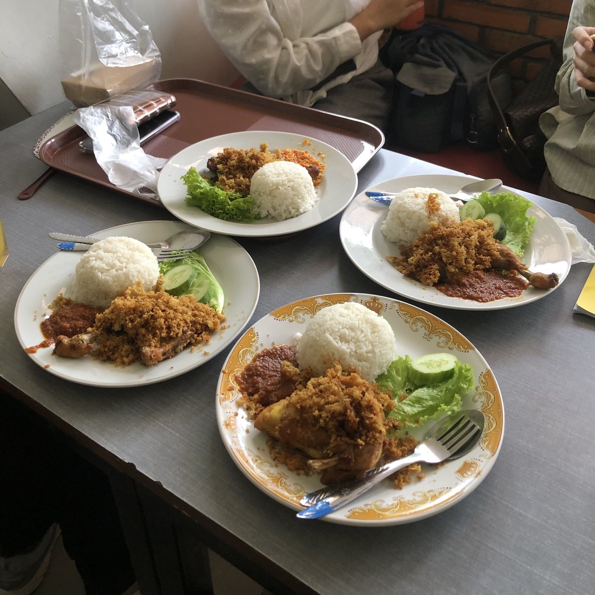 eclairwon's tweet image. kansas :P