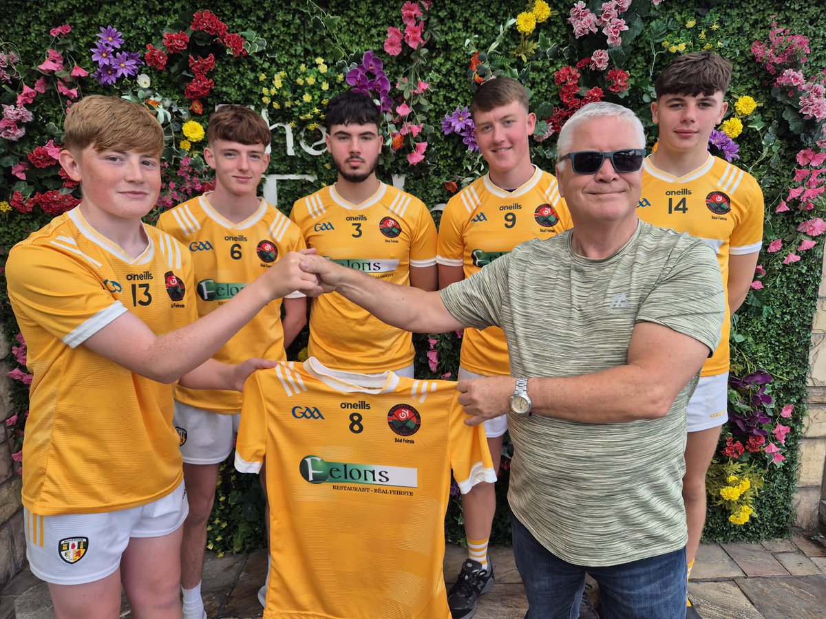 Ba mhaith leis na Gaeil Óga (Gort na Móna agus Lámh Dhearg) ár mbuíochas a ghabháil le Cumann na Meirleach as léine úr dár n-iománaithe mionúra a urrú.

Na Gaeil Óga (Gort na Móna and Lámh Dhearg) would like to thank the Felons Club for sponsoring a jersey for our minor hurlers.