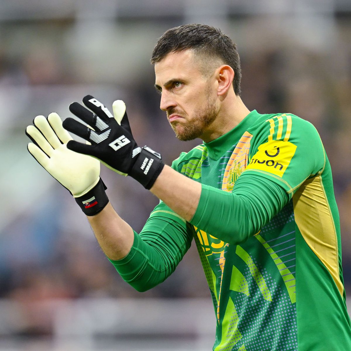 Heard from a very reliable source Martin Dubravka deal is done. Undergoing medical today. 🤝 #twitterclarets