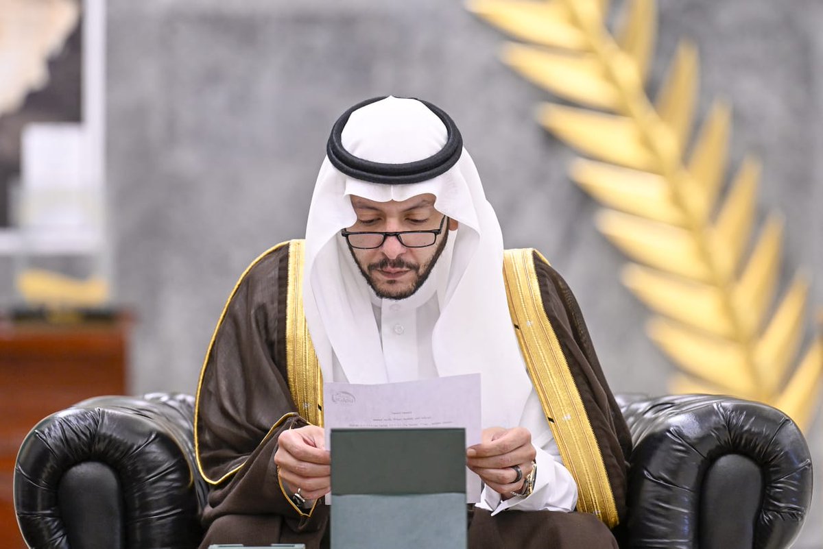 سمو #محافظ_الطائف الأمير #سعود_بن_نهار  رئيس مجلس إدارة جمعية مراكز الأحياء بمنطقة مكة المكرمة يستقبل الرئيس التنفيذي المكلف للجمعية بالمنطقة أريج الحامد .
..اطلع -سموه- على تقرير عن المبادرات والبرامج والأنشطة الجاري تنفيذها .