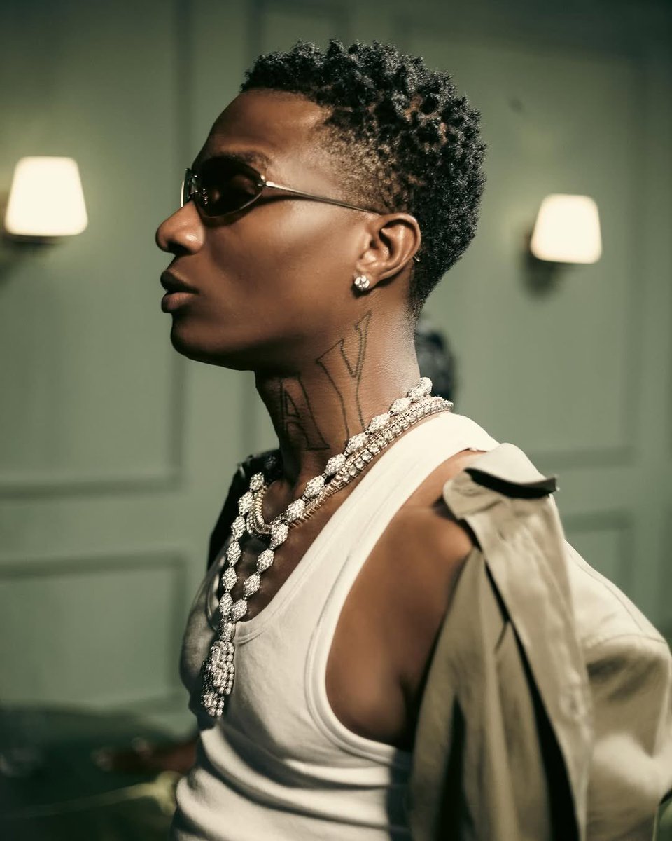 .<a href="/wizkidayo/">Wizkid</a> has now earned 10 #1 hits on the Afrobeats Songs Chart UK 🇬🇧...