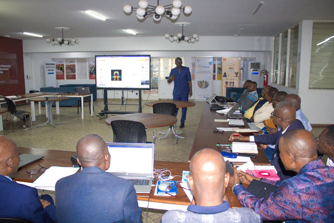 🚀 Clap de fin pour le webinaire AUF-RDC sur l'IA &amp; la recherche ! 

🎓 Enseignants-chercheurs outillés pour une utilisation stratégique, critique et éthique de l’IA. 🤖 2h d’échanges intenses à Kinshasa.

#IAetRecherche #TransformationNumérique