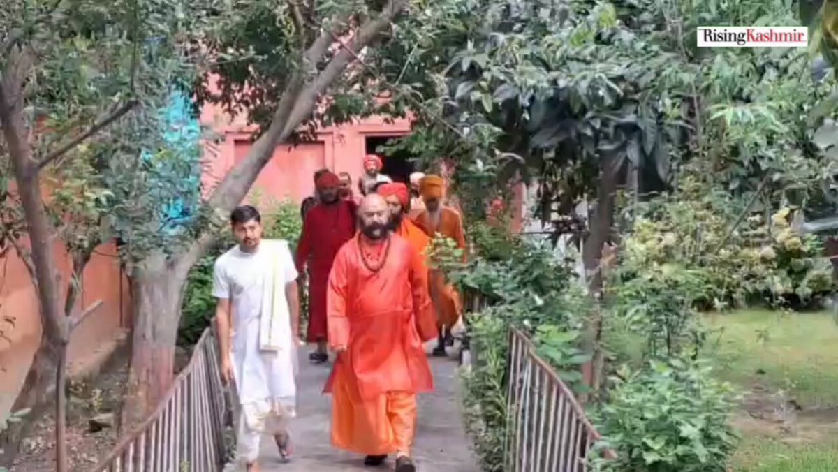 Rising Kashmir (@risingkashmir) on Twitter photo #watch | ‘Chhari Mubarak’, holy silver mace of Lord Shiva, begins final leg of Amarnath yatra; to reach cave shrine on August 9 marking culmination of pilgrimage
Reports: <a href="/Arifkhan33_/">Arif Khan</a> | Srinagar
<a href="/ShriSasb/">Shri AMARNATHJI SHRINE BOARD SASB.</a> <a href="/OfficeOfLGJandK/">Office of LG J&K</a> #watch | ‘Chhari Mubarak’, holy silver mace of Lord Shiva, begins final leg of Amarnath yatra; to reach cave shrine on August 9 marking culmination of pilgrimage
Reports: <a href="/Arifkhan33_/">Arif Khan</a> | Srinagar
<a href="/ShriSasb/">Shri AMARNATHJI SHRINE BOARD SASB.</a> <a href="/OfficeOfLGJandK/">Office of LG J&K</a>