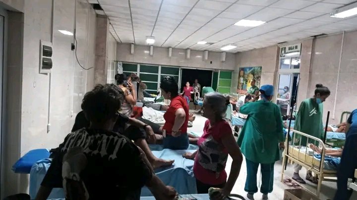 Héroes de batas blancas 
Nuestro respeto y apoyo al personal de la #Salud cubana 
#CubaPorLaVida