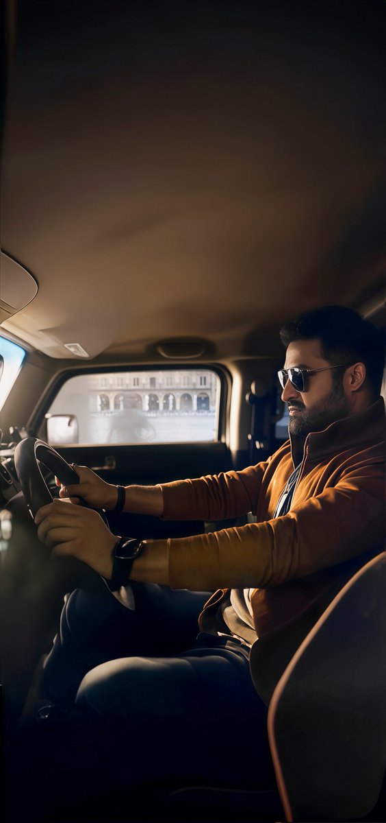 RISK_AJAY's tweet image. 3Hrs #Runtime 

#War2 

Get ready for Stylish Action mass this tym...