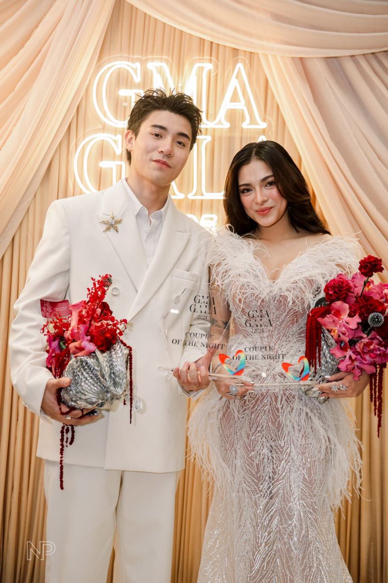 Sparkle_GMA's tweet image. Mika Salamanca and Brent Manalo stole hearts as the Couple of the Night at the #GMAGala2025 — turning heads with their undeniable chemistry and perfectly paired style 🫶🏻

#MikaSalamanca