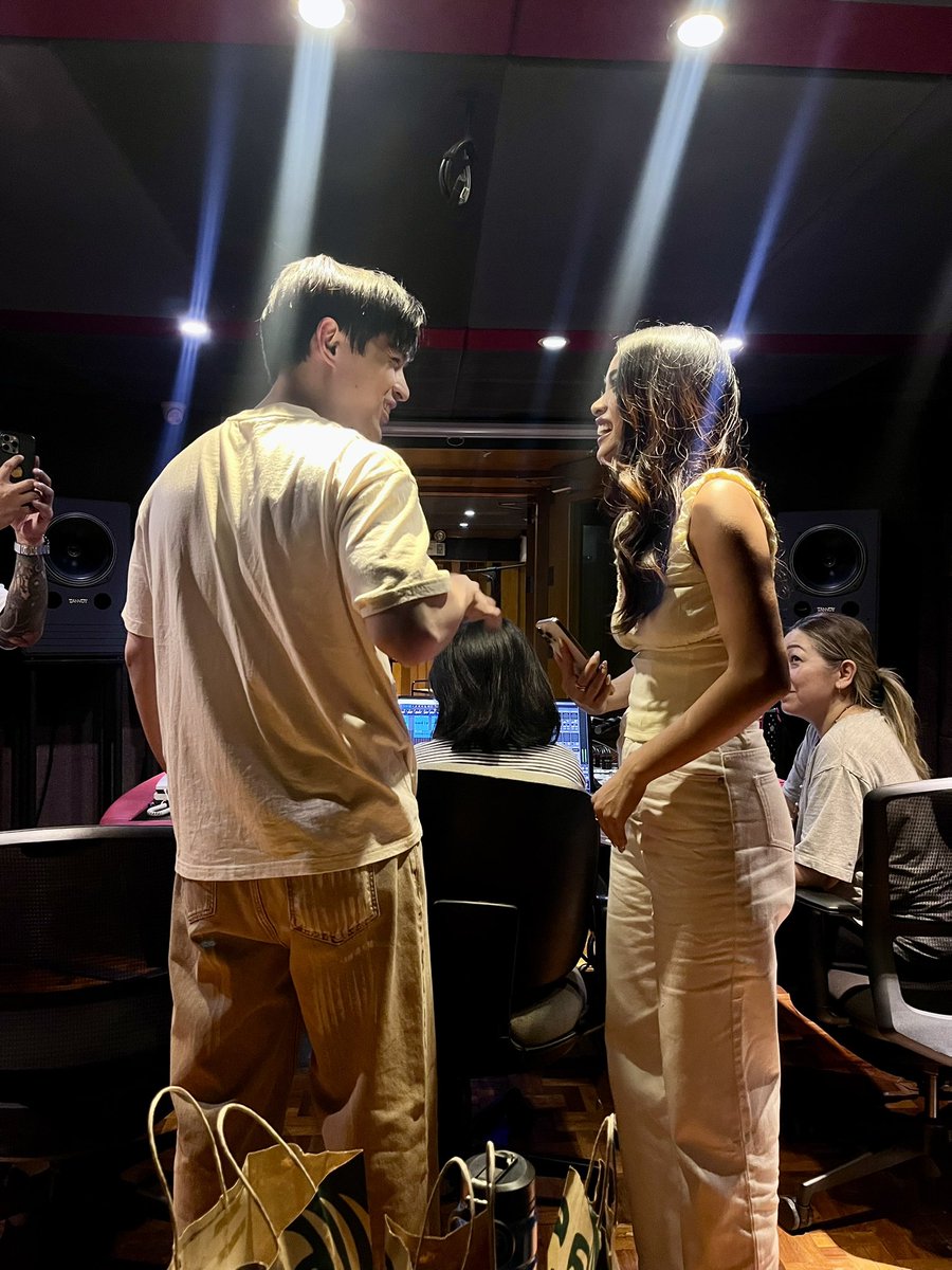 karlangel_rocks's tweet photo. Took this photo last recording session. Hongkyut.
#ShuRalph https://t.co/iU14NVcGHC
