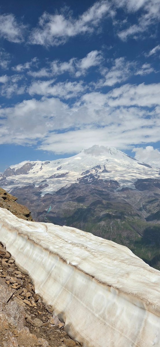 Pięknie widać Elbrus.