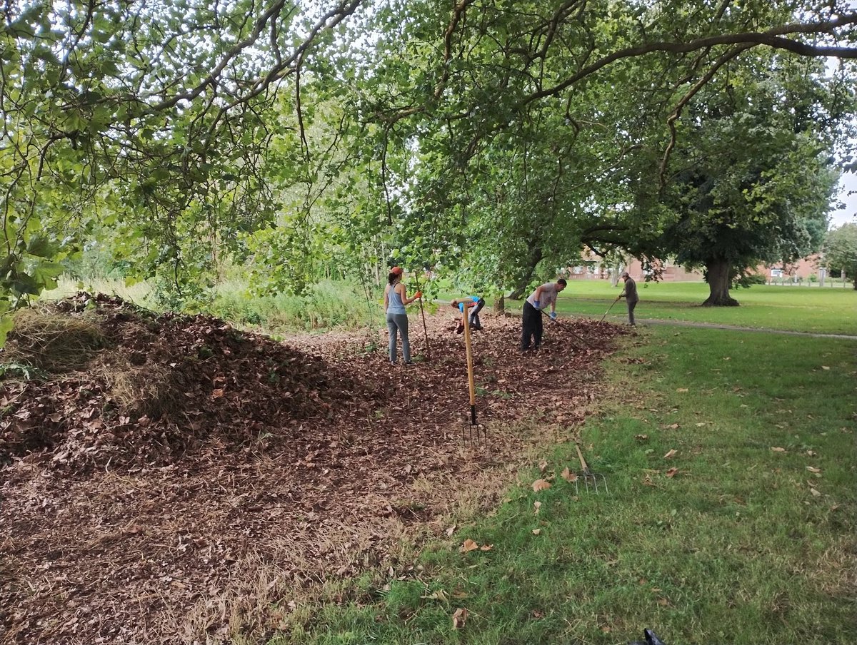 Greenways Project (@greenwaysproj) on Twitter photo Saturday's monthly session at Alderman Canal Local Nature Reserve. Many thanks to all the wonderful volunteers who helped to mow & rake areas of wildflower grassland, remove litter and trim paths. <a href="/IpswichGov/">IpswichGov</a> #volunteers #urbanconservation #localnaturereserve Saturday's monthly session at Alderman Canal Local Nature Reserve. Many thanks to all the wonderful volunteers who helped to mow & rake areas of wildflower grassland, remove litter and trim paths. <a href="/IpswichGov/">IpswichGov</a> #volunteers #urbanconservation #localnaturereserve