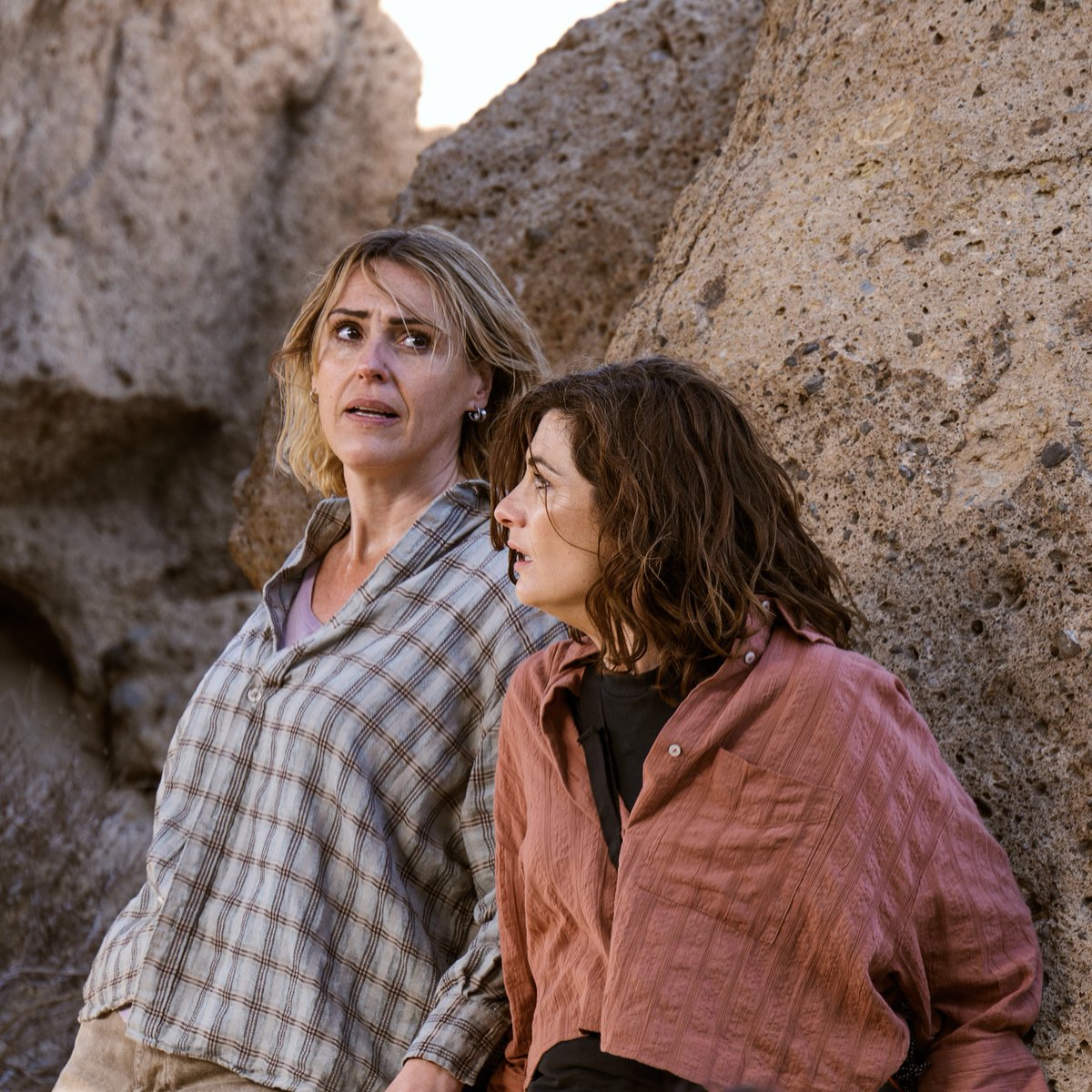 ITV's tweet image. First look at Frauds 📸 A sun-drenched, high-stakes heist thriller starring Suranne Jones and Jodie Whittaker, coming soon to ITV.

#Frauds #WhatToWatch #SuranneJones #JodieWhittaker