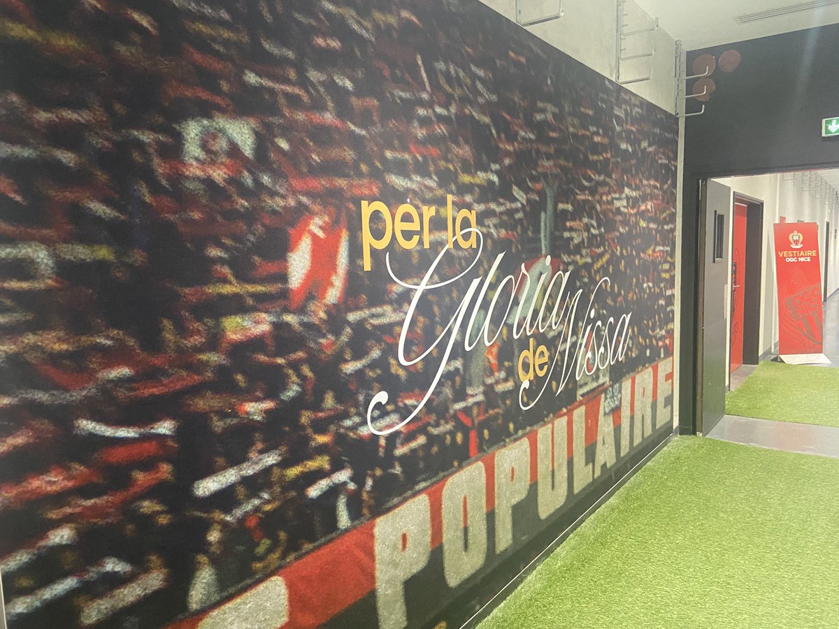 L’Allianz Riviera « 2.0 » se dévoile à deux jours du match face au Benfica.

Dans le couloir et en amont, des images de la ville et du club. Dans les travées, des anciennes gloires du Comté et de l’#OGCNice ! ❤️🖤

Bravo à l’Allianz Riviera et au club !