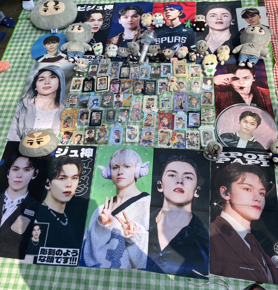 HVC_INA's tweet photo. Dollys Gathering Vol. 2!
"Dollys Touch Some Grass🌿”

Akhirnya Dollys berkumpul lagi! Yay!🎉
Seru-seruan bareng dari main games tentang SEVENTEEN, games tentang VERNON, makan bareng, nulis surat untuk VERNON dan foto bareng dengan semua atribut yang VERNON BANGET!🤩

Terima kasih untuk Dollys yang sudah berpartisipasi dan hadir kemarin! Seru bangeeet! Semoga kita bisa kumpul dan seru-seruan lagii!

Terima kasih juga untuk @DollysSharing yang setia jadi sponsor acara-acara HVC INA🥹🫶

Last but not least, seperti yg selalu VERNON bilang, "Take care, stay healthy, love you!"💚🤍🖤

-
Minggu, 3 Agustus 2025
Taman Suropati, Jakarta. 

#DollysGathering_Vol2
#DollysTouchSomeGrass
#Dollys #VERNON #버논