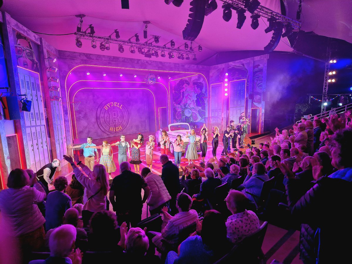 Midlands Movies (@midlandsmovies) on Twitter photo My favourite movie musical got a great stage show performance last night courtesy of <a href="/KHTheatre/">Kilworth House Theatre</a> My favourite movie musical got a great stage show performance last night courtesy of <a href="/KHTheatre/">Kilworth House Theatre</a>