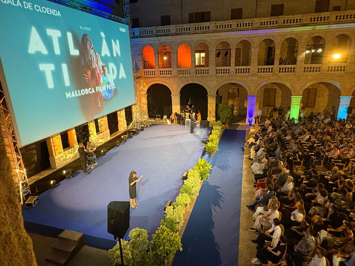 Delegación Illes Balears (@del_illes) on Twitter photo L'enhorabona a l'equip de l'<a href="/atlantidafilm/">Atlàntida Mallorca Film Fest</a> i al seu director, <a href="/JaumeRV/">Jaume Ripoll Vaquer</a>, per una novament exitosa edició del festival, que va clausurar ahir nit la reina Letizia al pati de La Misericòrdia
📽️🎞️📽️🎞️ L'enhorabona a l'equip de l'<a href="/atlantidafilm/">Atlàntida Mallorca Film Fest</a> i al seu director, <a href="/JaumeRV/">Jaume Ripoll Vaquer</a>, per una novament exitosa edició del festival, que va clausurar ahir nit la reina Letizia al pati de La Misericòrdia
📽️🎞️📽️🎞️