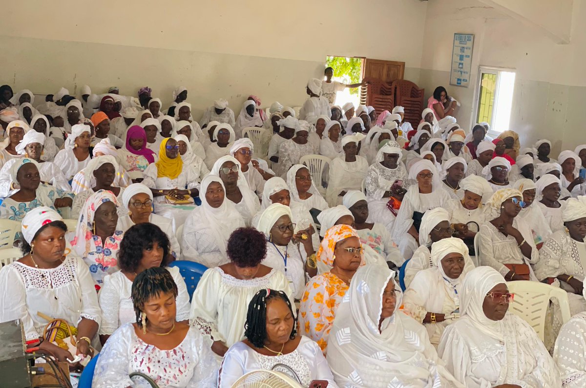 Catalonia_SN's tweet photo. 🟣 Le délégué Javier Calderón a participé à la commémoration de la Journée internationale de la femme africaine à Thiaroye.
L'événement a été organisé par l'ONG #Graines et le #COFED avec le thème « Pour toutes les femmes et les filles : droits, égalité et autonomisation ». https://t.co/Z22gr7UNPN