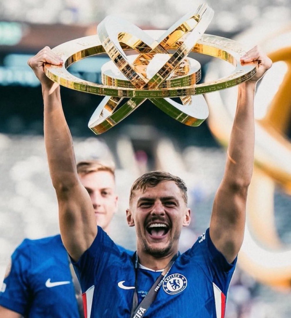 Chelsea FR (@chelseafrance) on Twitter photo Une attitude exemplaire.
Un gars qui s’est toujours battu malgré son rôle de remplaçant.
Toujours présent quand l’équipe avait besoin de lui.
Un champion du monde.
Merci <a href="/KDH__8/">Kiernan Dewsbury-Hall</a> 💙 Une attitude exemplaire.
Un gars qui s’est toujours battu malgré son rôle de remplaçant.
Toujours présent quand l’équipe avait besoin de lui.
Un champion du monde.
Merci <a href="/KDH__8/">Kiernan Dewsbury-Hall</a> 💙