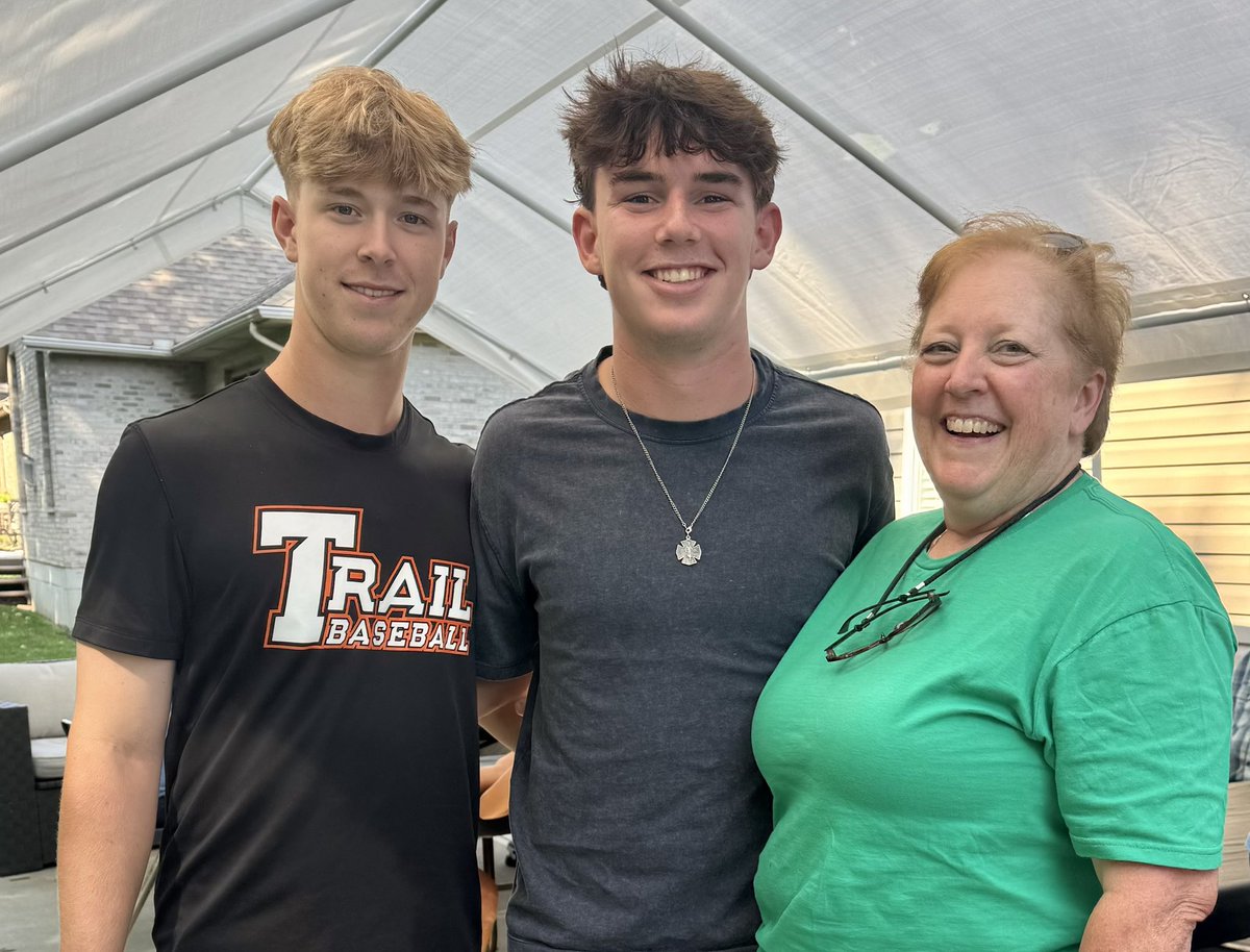 Two of “my boys”. Graduated and off to do great things. I’ll miss them next spring. 

Good luck and prayers always. 

#doajob #keepgrinding #oncearamalwaysaram