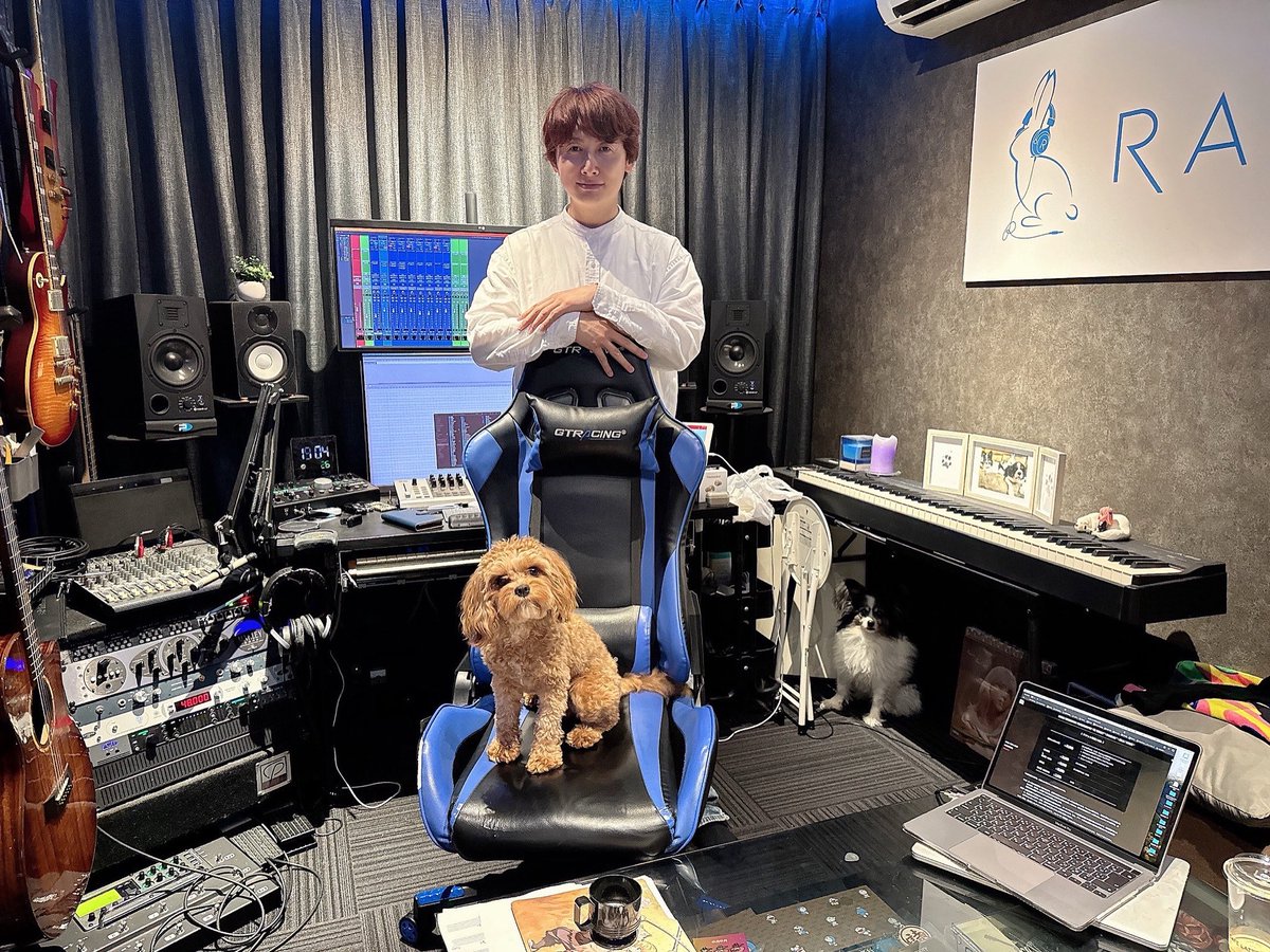rabeatinc's tweet photo. 久しぶりに弥栄君との制作でした😊

今日は新曲のレコーディング🎤

タッグを組んでもう10年以上。
これまで沢山の楽曲を共に作ってきましたが、
まだまだ止まらずこれからも創り続けていきます✊ https://t.co/k4fygCOJTR