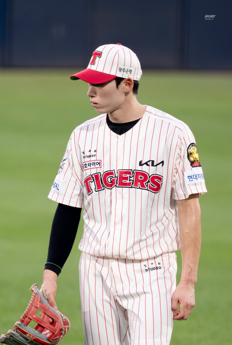 올리는계정 tweet media