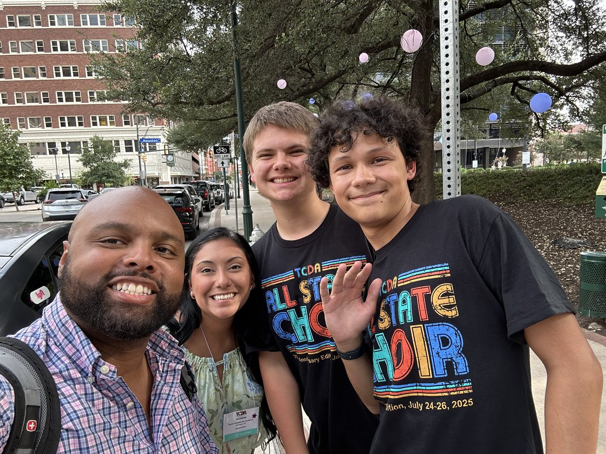 AAEChoir's tweet photo. 🎊3 Austin Academy Choir students earned a spot in the Texas Choral Directors Association All-State Middle School Choir! Mr. Coffield and Mrs. Askins are so proud of these singers!! 
#choir 
#music 
#GarlandUSA 
#choirlife
#austinacademy
#aaechoir
#austinchoir https://t.co/6yZu1dKdGT
