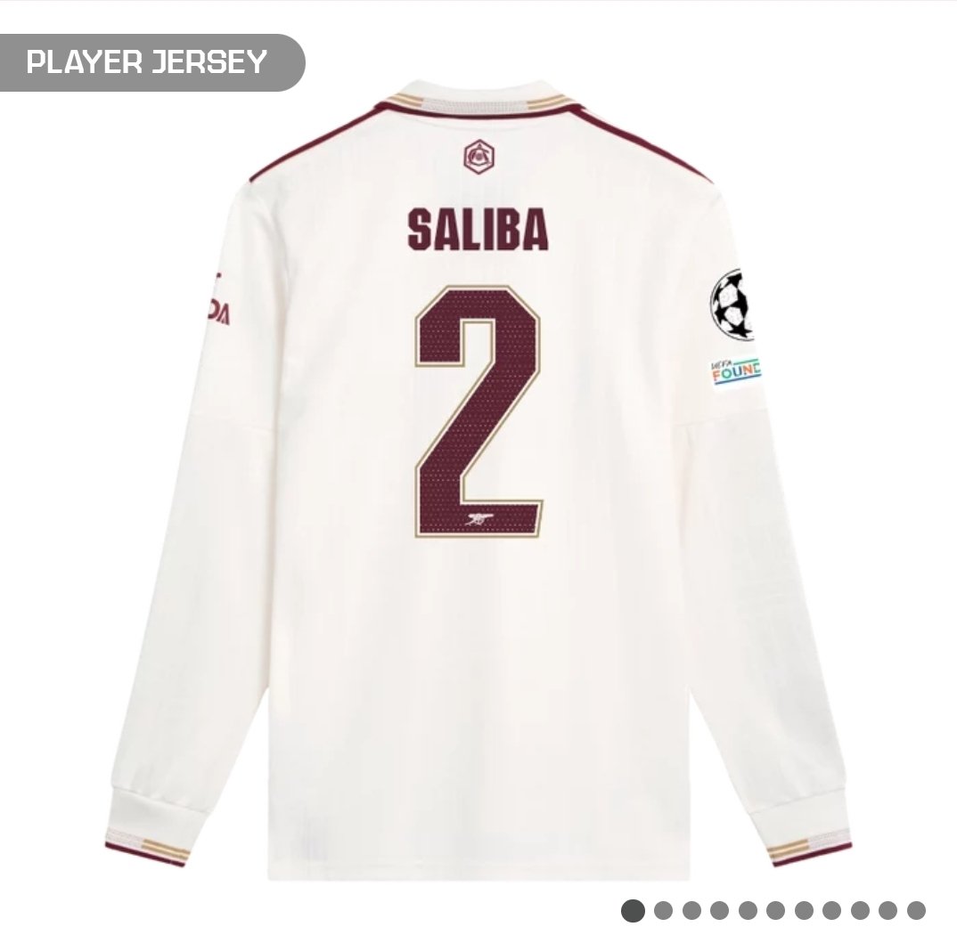 Ni_mark's tweet photo. Any other font except the Arsenal font on this beautiful kit is sacrilegious 😍#LongSleeve #AuthenticKit #Arsenal #NewKit #COYG https://t.co/v1sDmImuNI