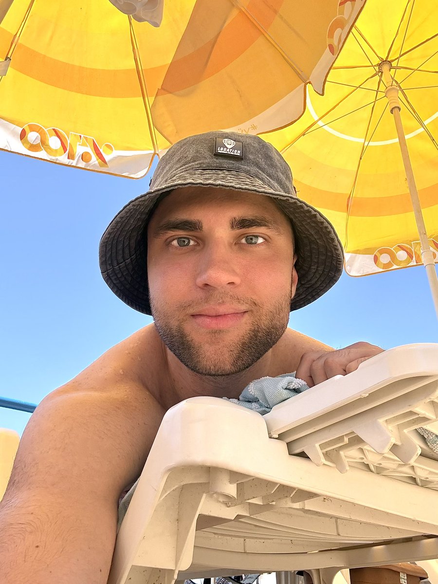 Cheers, bitch tweet media