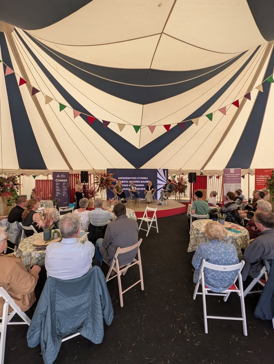 Hyfryd croesawu <a href="/MaxineERHughes/">Maxine Hughes</a> i'n stondin i drafod ei rôl newydd fel Arweinydd <a href="/cymruarbyd/">Wales International</a>.