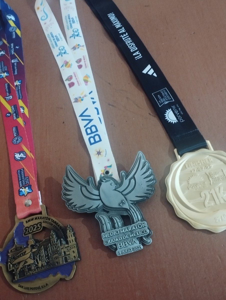 ¿Se puede correr tres medios maratones en un mes? 🇲🇽🇨🇴🏃🏻‍♂️ Sí se puede: 

-San Luis Potosí, 29 de junio.
-CDMX, 13 de julio. 
-Bogotá, 27 de julio. 

#MedalMonday #Reto2025Kms #KMSxEla #Runn