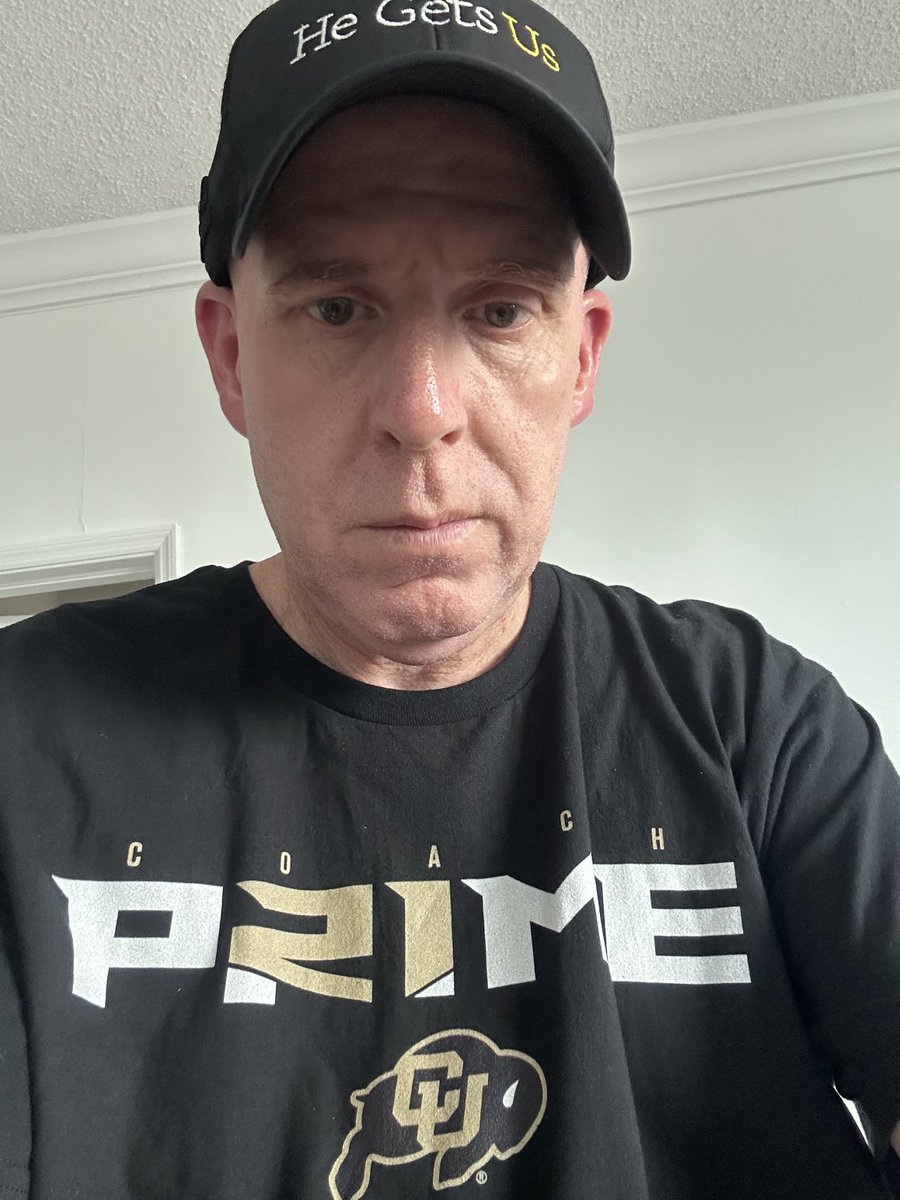 toddeshoemaker's tweet image. A life long ⁦@FloridaGators⁩ fan, but today this fellow cancer conquer is celebrating and honoring ⁦@DeionSanders⁩