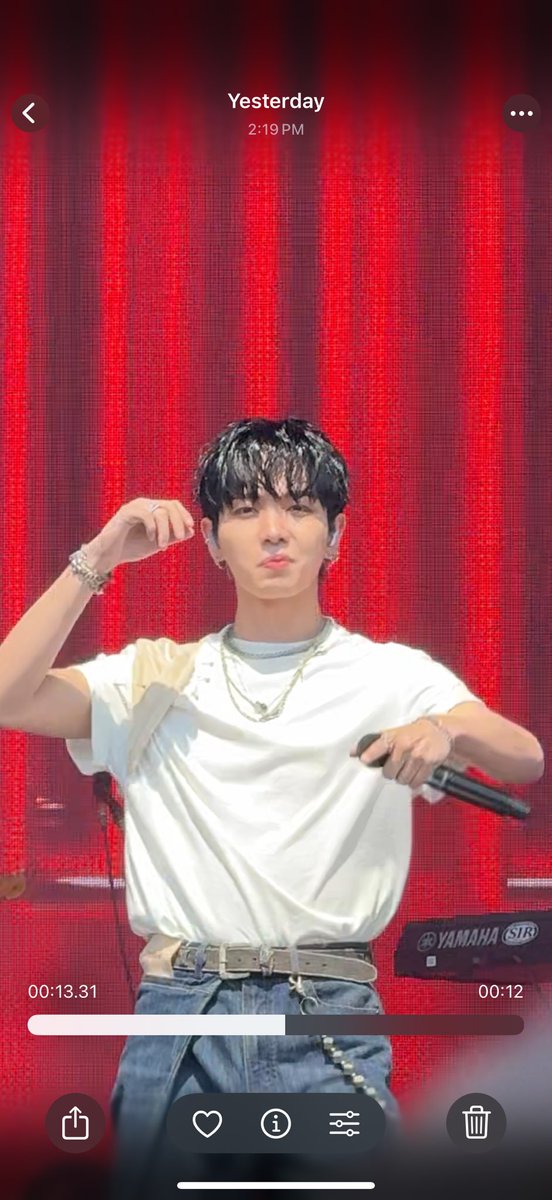 Ren tweet media