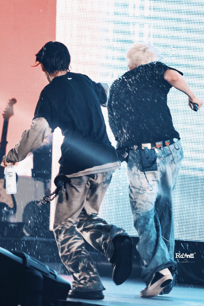 NIKI_RaYnE's tweet image. 250803

🤣💦

#제이크 #JAKE #심재윤  #沈载伦
#엔하이픈 #니키 #ENHYPEN #NI_KI #西村力