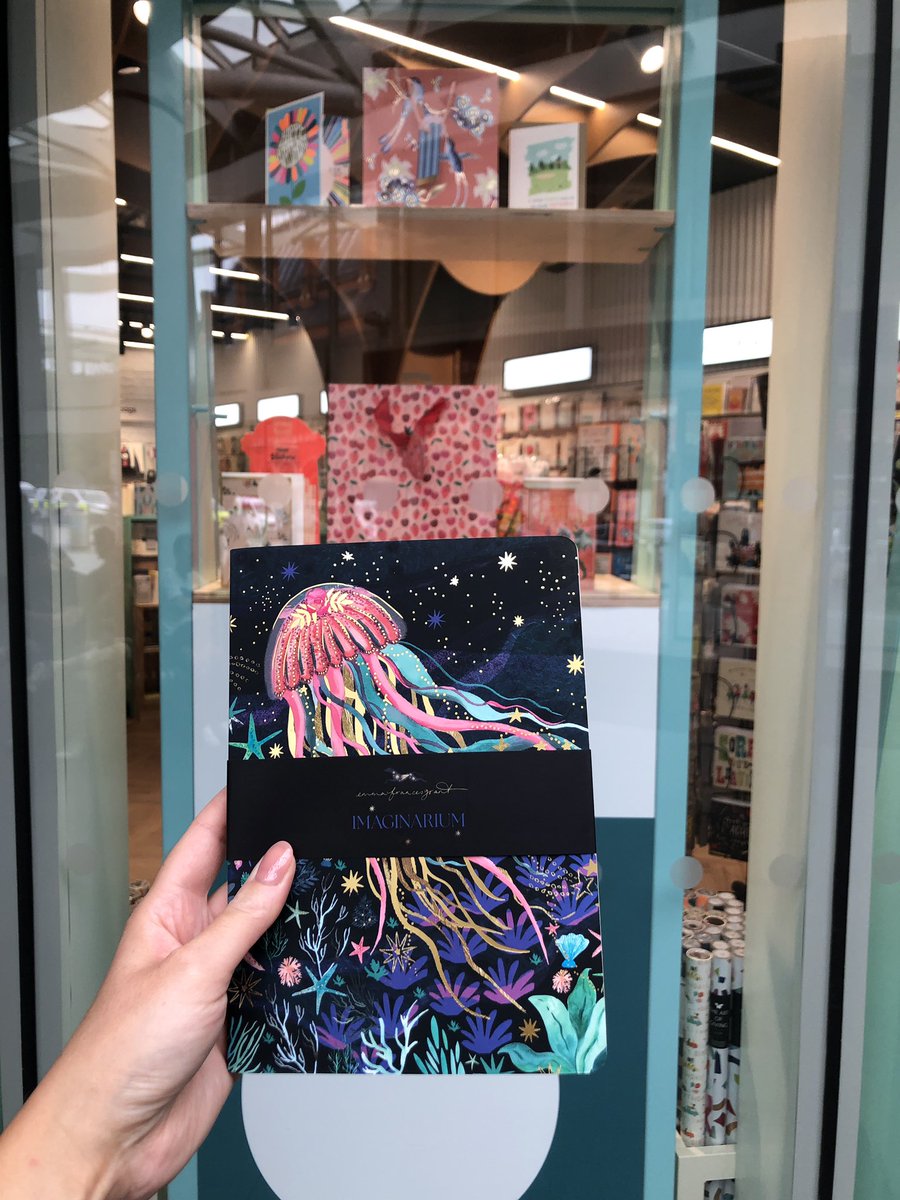 SoloTravelStory's tweet image. I know this is a very London #FirstWorldProblem but Postmark is superior over (now RIP) Paperchase. The selection of fine art printed cards and notebooks is superb 👌🏽