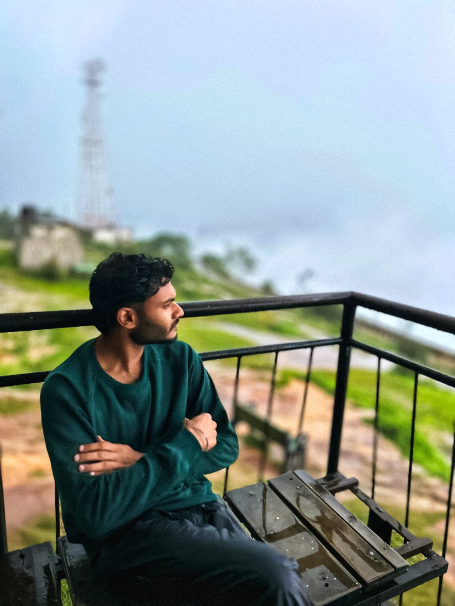 ram_gallery__'s tweet photo. Misty monsoon vibes at Nandi Hills. Nature’s drama🌀
_
#NandiHills #Bangalore #Karnataka #Travel #Nature #TravelPhotography #India #NaturePhotography #WeekendGetaway #HillStation #IncredibleIndia #Wanderlust #Sunrise #TravelKarnataka #BangaloreDiaries https://t.co/iN9SnH0r22
