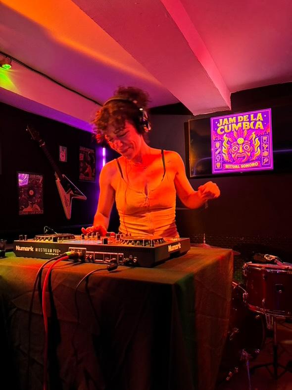 Este Miércoles 6 de Agosto a las 22.30 H volvemos con " Roots&amp;Culture Sessions " ,esta vez nos acompañará la Selectora " La Peruzzi" 💚💛❤️