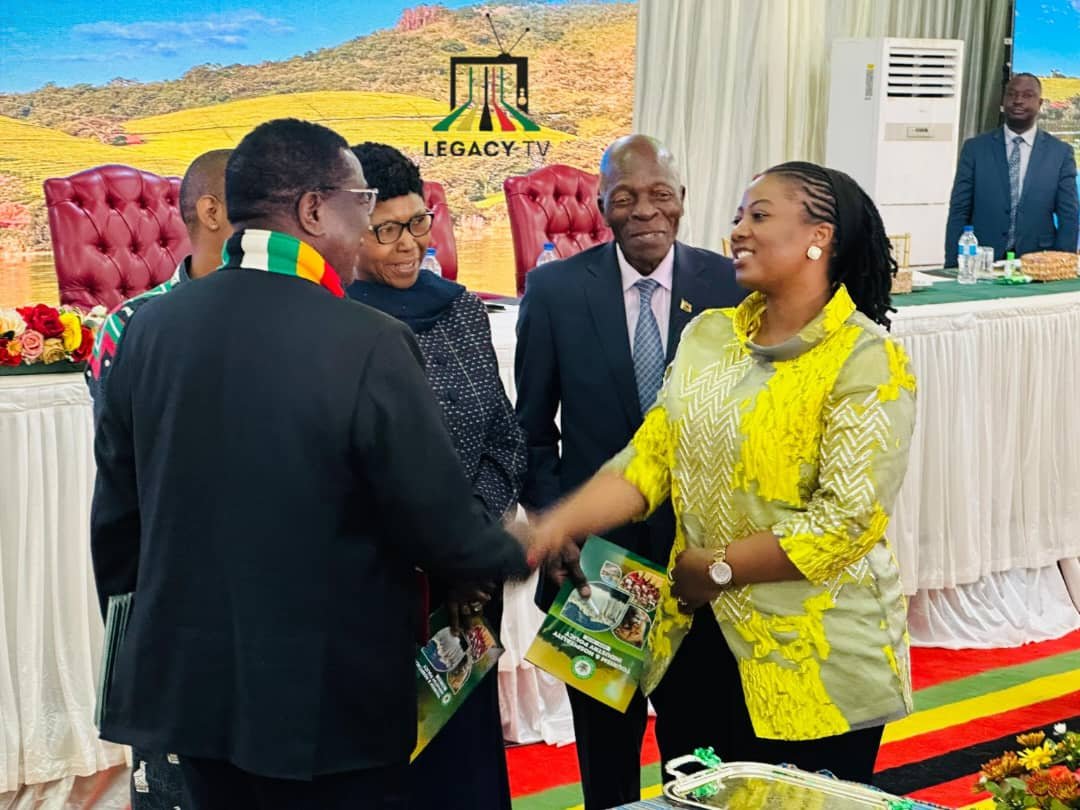 ๐๐๐๐ค๐ก๐ ๐๐ค๐ฃ๐๐ค ๐ฟ๐ผ (@nicolehondo) on Twitter photo Mature politics demonstrated by Joana Mamombe <a href="/JoanaMamombe/">Joanah Mamombe MP</a> here. Kwete kungowawata in the name of opposition. Mature politics demonstrated by Joana Mamombe <a href="/JoanaMamombe/">Joanah Mamombe MP</a> here. Kwete kungowawata in the name of opposition.