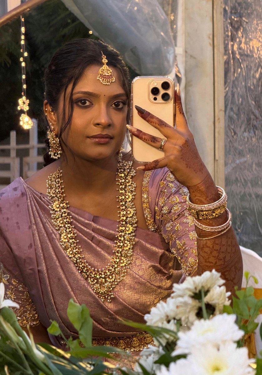 Mirror selfies 🏃‍♀️&gt;&gt;&gt;