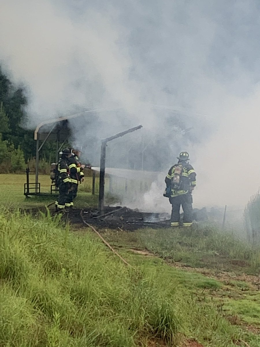 Huntersville_FD's tweet image. This morning, just before 7am  Stations 1, 4 responded to a fire behind @LNCharter Elementary (Hambright Rd). E4 arrived on scene with an out building fully involved. Fire was quickly controlled, but not before destroying sports equipment for the school. #HuntersvilleFD