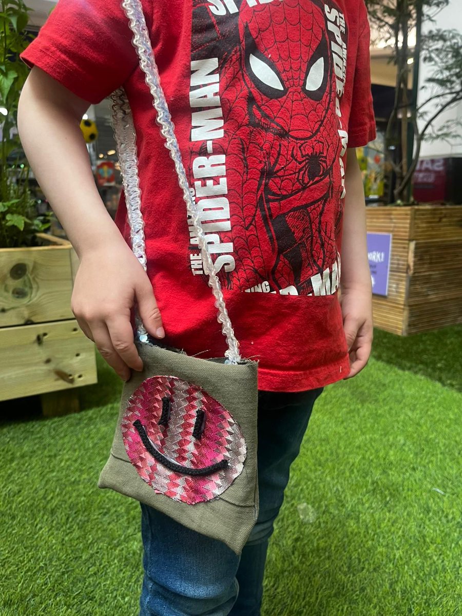 putneyexchange's tweet image. Great to see so many of you at our event with Chillie London! 🌿💫 You turned denim bags and tees into one-of-a-kind pieces. Stay tuned for more creative events! #putneyexchange #putneyevents #putneysummerevents #upcyclingworkshop #sustainablefashion #chillielondon