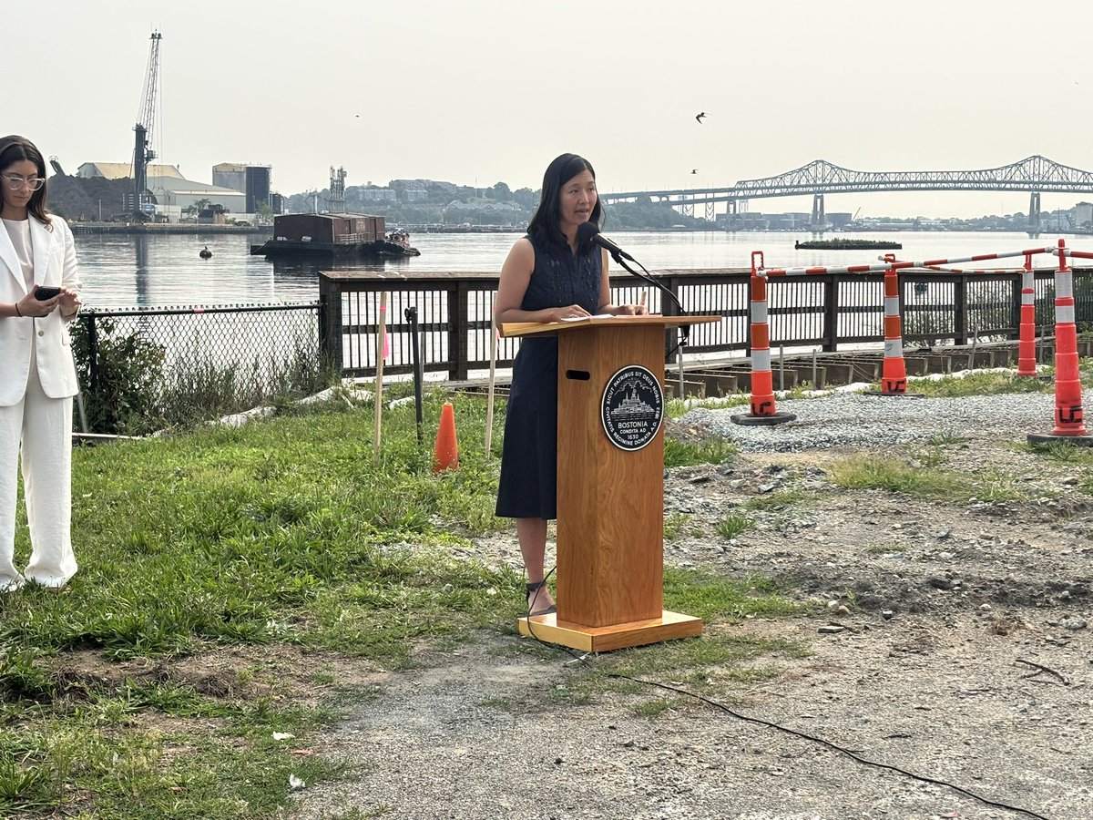 Wow Mayor Wu had a campaign stop and it looks like nobody showed up!

She’s losing support from the people of Boston.