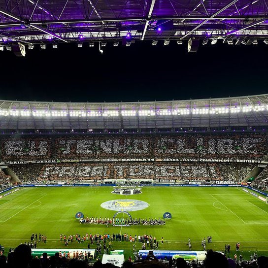 minha opinião é:

torcer pra time de outro estado do brasil é tipo nascer na colômbia e torcer para argentina.