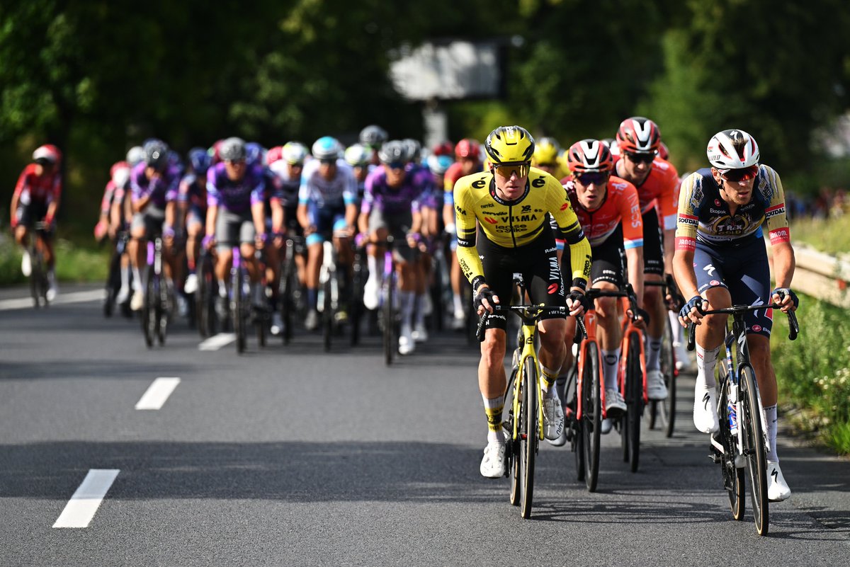 Soudal Quick-Step Pro Cycling Team (@soudalquickstep) on Twitter photo Ten kilometers remaining at the #TourdePologne and the teams interested in this stage are increasing the tempo in the bunch.
Photo: <a href="/GettySport/">Getty Images Sport</a> Ten kilometers remaining at the #TourdePologne and the teams interested in this stage are increasing the tempo in the bunch.
Photo: <a href="/GettySport/">Getty Images Sport</a>