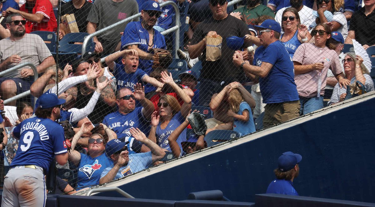 Steve Russell (@steverussell) on Twitter photo Toronto Blue Jays fall to the Kansas City Royals in the series finale.
<a href="/BlueJays/">Toronto Blue Jays</a> 3 - <a href="/Royals/">Kansas City Royals</a> 7 Toronto Blue Jays fall to the Kansas City Royals in the series finale.
<a href="/BlueJays/">Toronto Blue Jays</a> 3 - <a href="/Royals/">Kansas City Royals</a> 7