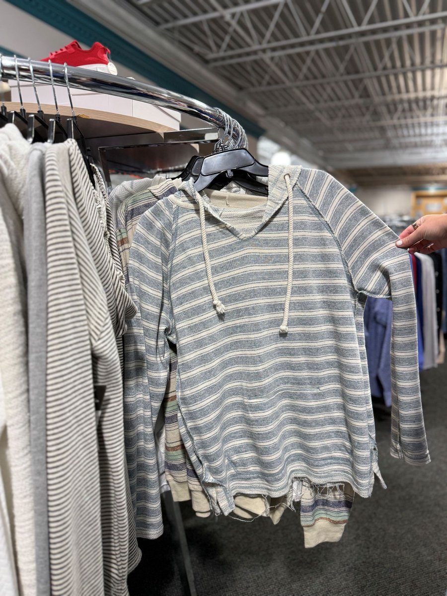 LabelShopper's tweet image. Made for breezy late summer nights. The kind of cozy you’ll keep close. Have you seen what’s new at Label Shopper?

#labelshopper #summer #sweaters