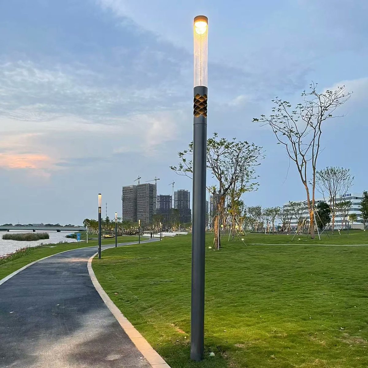 Rueelight's tweet photo. Illuminate your driveway or garden with our dual-LED Rustic Yard Post Light.
🌿 Weatherproof
💡 Custom height
✨ With or without hood
Get it: https://t.co/ypW8ULIAik
#OutdoorLighting #LandscapeDesign #ModernYard #LEDLight #GardenStyle https://t.co/XKlROO8Xpm