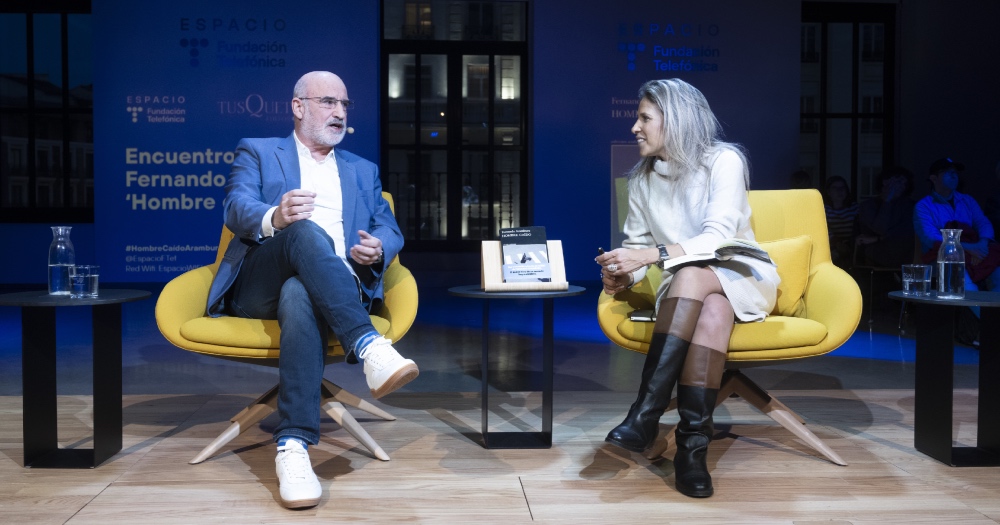 Fernando Aramburu: «Con cada libro, depuro más la prosa: no admito palabras superfluas.» youtube.com/watch?v=0IxYWV…

<a href="/EspacioFTef/">Espacio Fundación Telefónica</a> <a href="/karinasainz/">Karina Sainz Borgo</a>