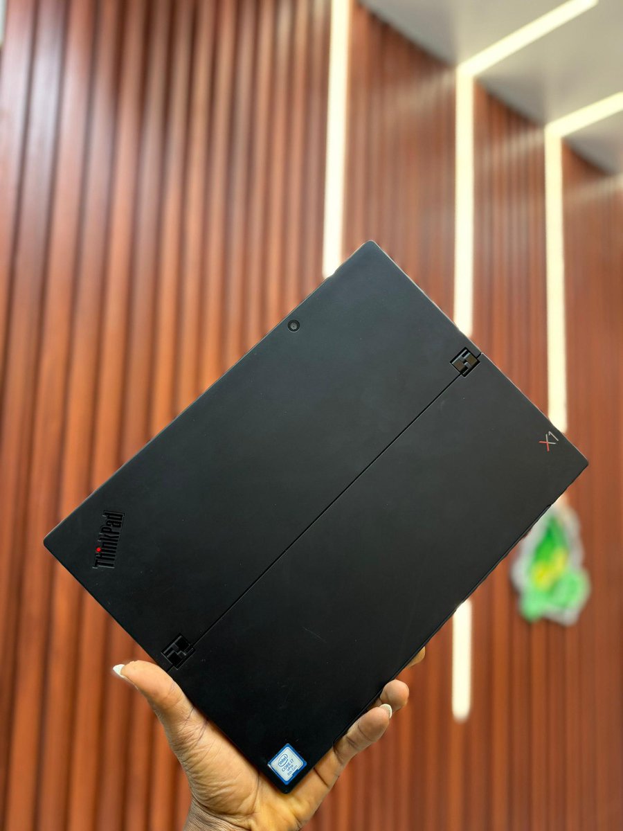 *LENOVO X1 DETACHABLE 2 in 1*
Touch screen 
Intel®️ core i7 8th gen vpro max turbo frequency
•13”3 inches
•8 GB DDR4 Ram
•256GB SSD
•Graphics: intel UHD 620(4GB)
•USB Type C
•FHD display
•Keyboard💡
•TABLET MODE
•Charger🔌

Ghc: 4.5k
☎️0241636577